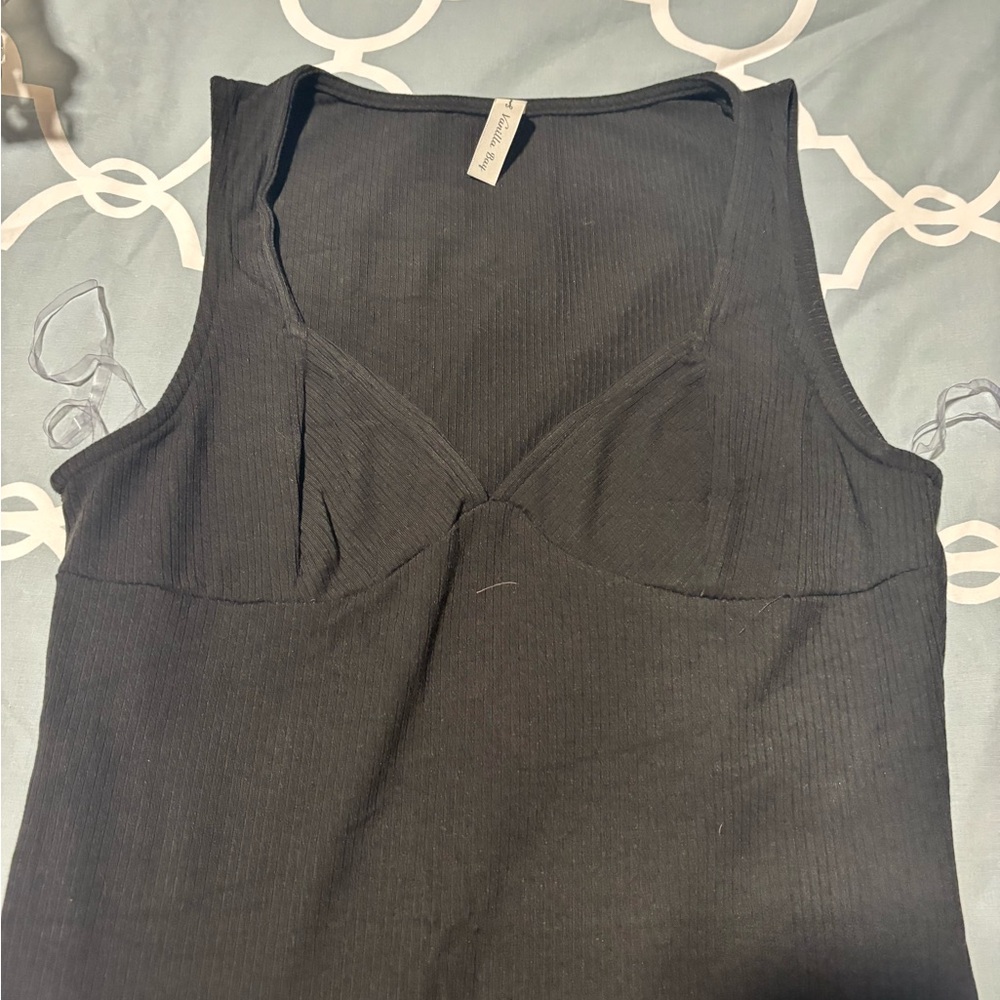 Elegant Black Sleeveless Dress - Picture 2 of 5